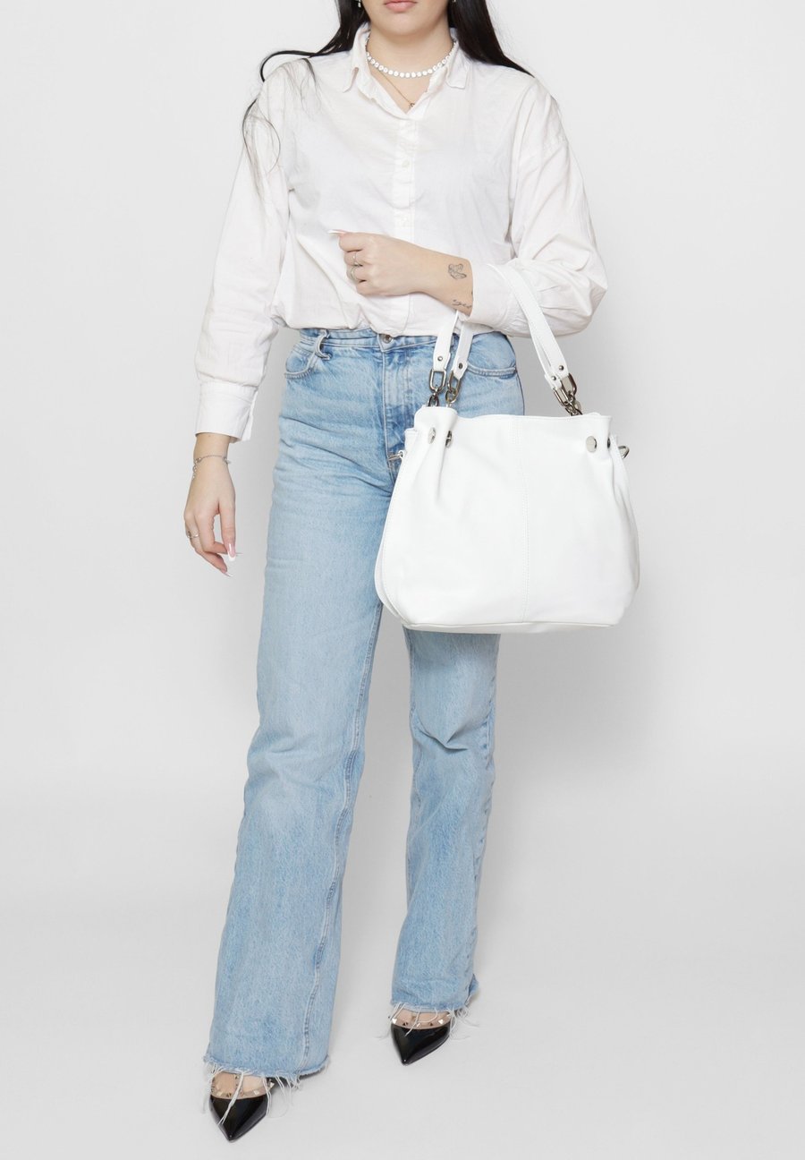 Сумка-шоппер Chiara Ferretti SHOULDER, Bianco/White
Сумка-шоппер Chiara Ferretti SHOULDER, Bianco/White