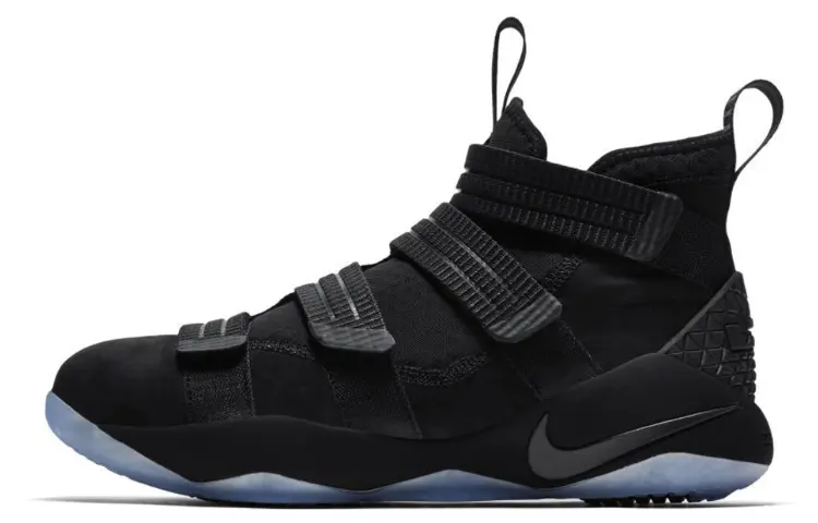 Кроссовки Lebron Soldier 11 Sfg Ep 'Prototype' Nike
Кроссовки Lebron Soldier 11 Sfg Ep 'Prototype' Nike