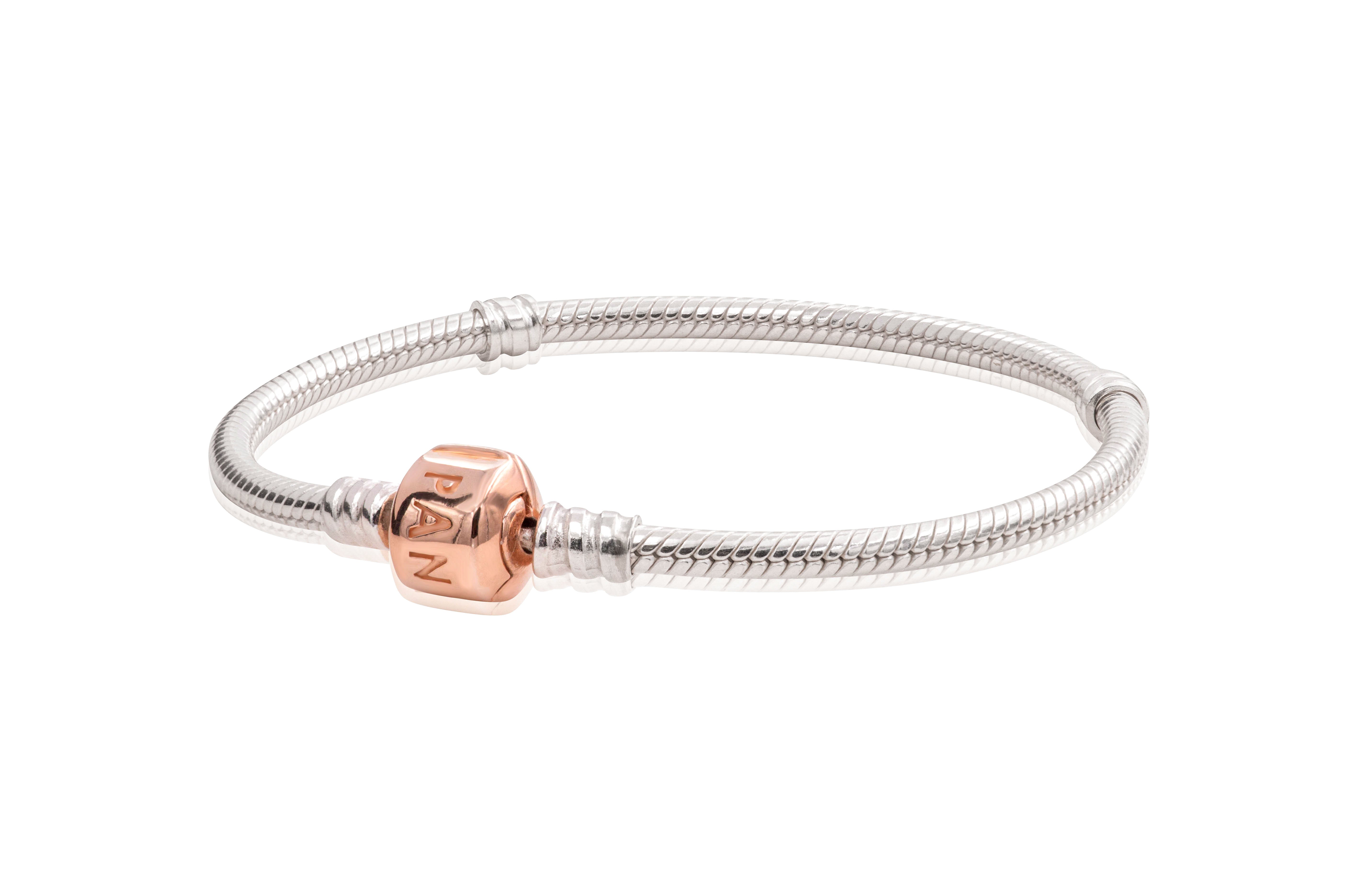 Серебряный браслет Pandora Moments с застежкой Pandora Rose - 20 см Pandora, серый
Серебряный браслет Pandora Moments с застежкой Pandora Rose - 20 см Pandora, серый