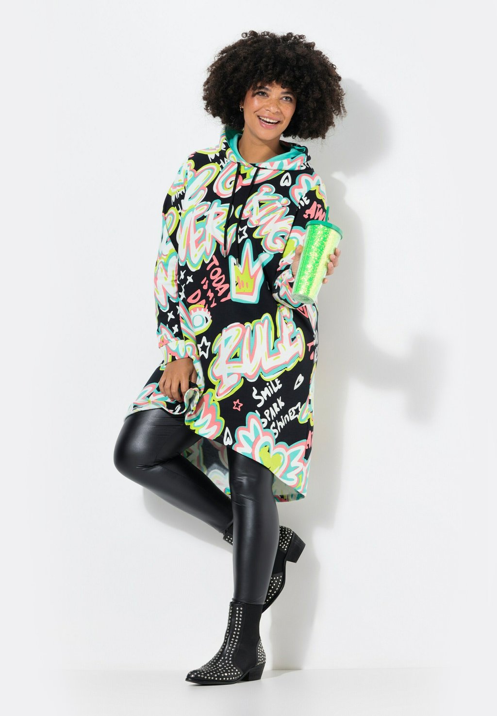 Толстовка с капюшоном A-LINE WITH GRAFFITI Angel of Style, черный
Толстовка с капюшоном A-LINE WITH GRAFFITI Angel of Style, черный