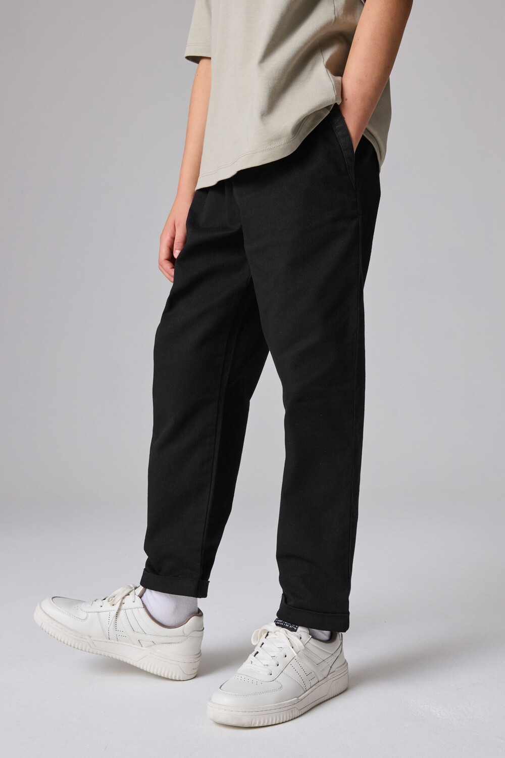 Укороченные брюки Tallis Smallsaints, черный
Укороченные брюки Tallis Smallsaints, черный