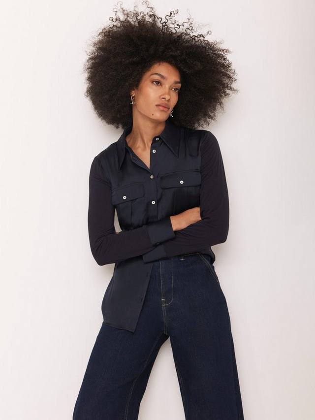 Длинная рубашка с воротником и приталенным кроем Mint Velvet
Длинная рубашка с воротником и приталенным кроем Mint Velvet