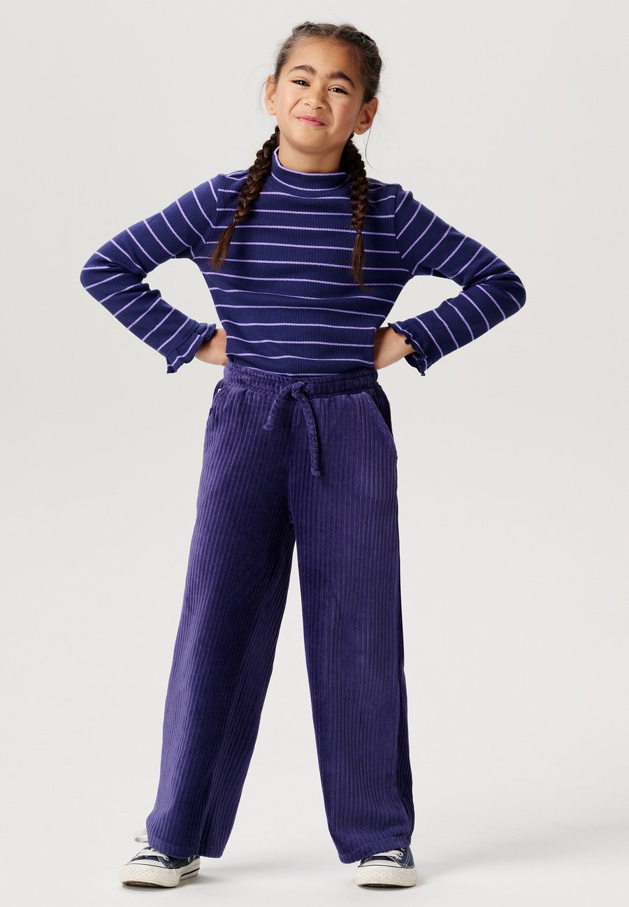 Топ Noppies JIASHI, Patriot Blue/Blue
Топ Noppies JIASHI, Patriot Blue/Blue