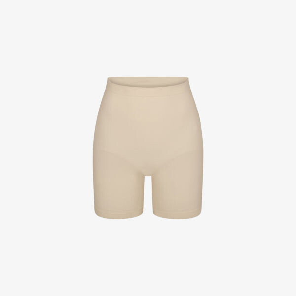 Облегающие шорты из эластичной ткани Skims, цвет sand
Облегающие шорты из эластичной ткани Skims, цвет sand