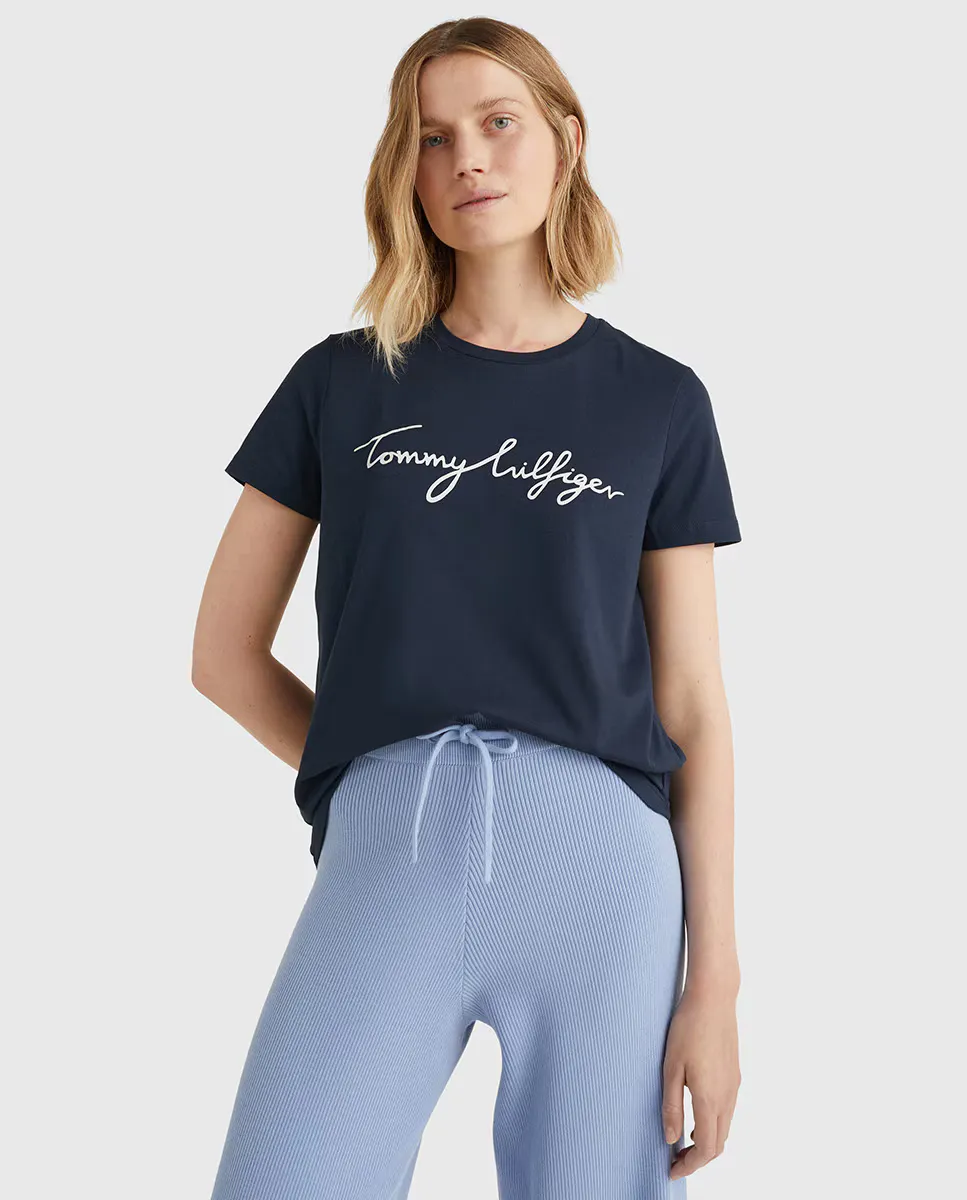 Женская базовая футболка с принтом Tommy Hilfiger, темно-синий
Женская базовая футболка с принтом Tommy Hilfiger, темно-синий