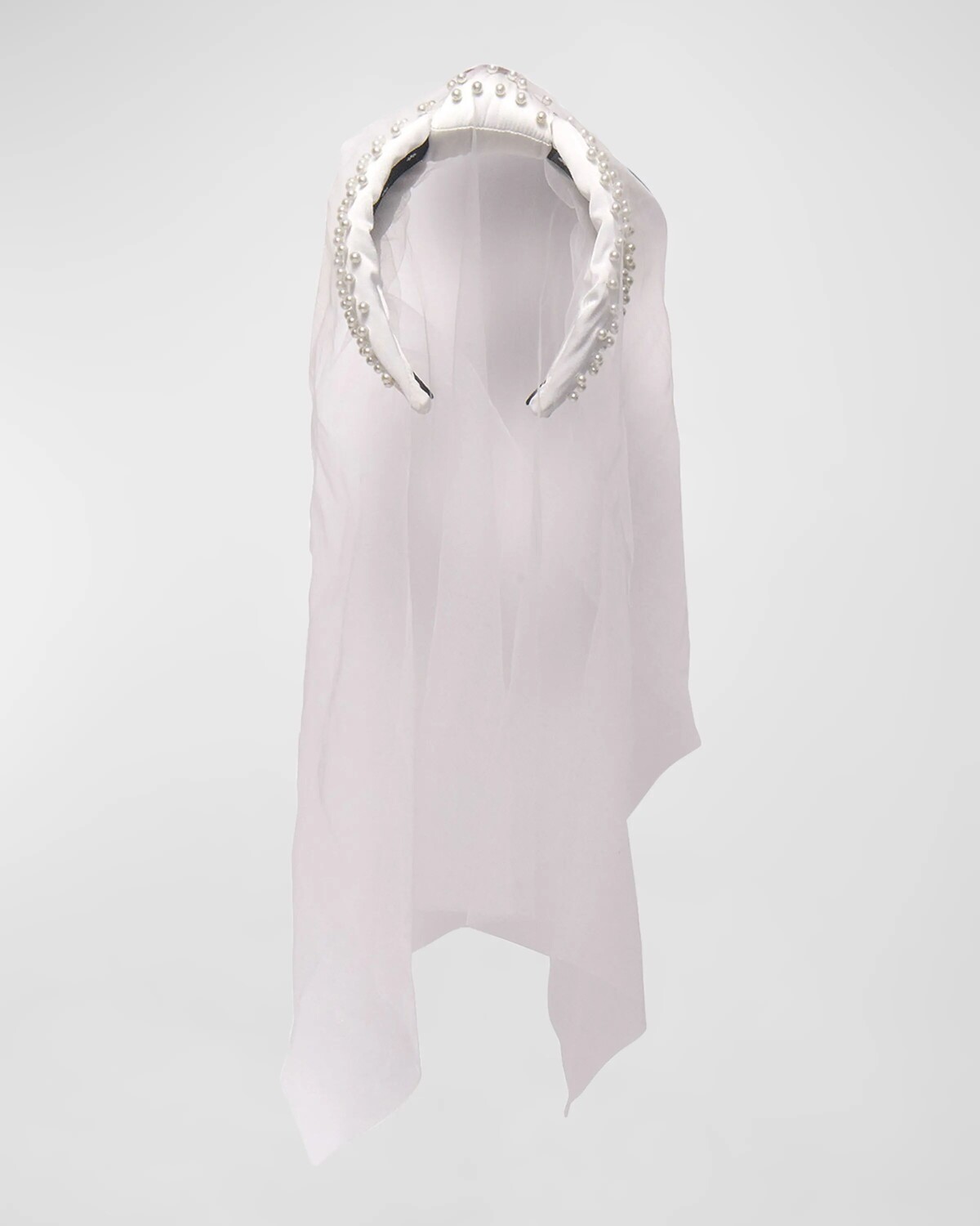 Повязка на голову с жемчужной вуалью Lele Sadoughi, цвет Ivory 100
Повязка на голову с жемчужной вуалью Lele Sadoughi, цвет Ivory 100