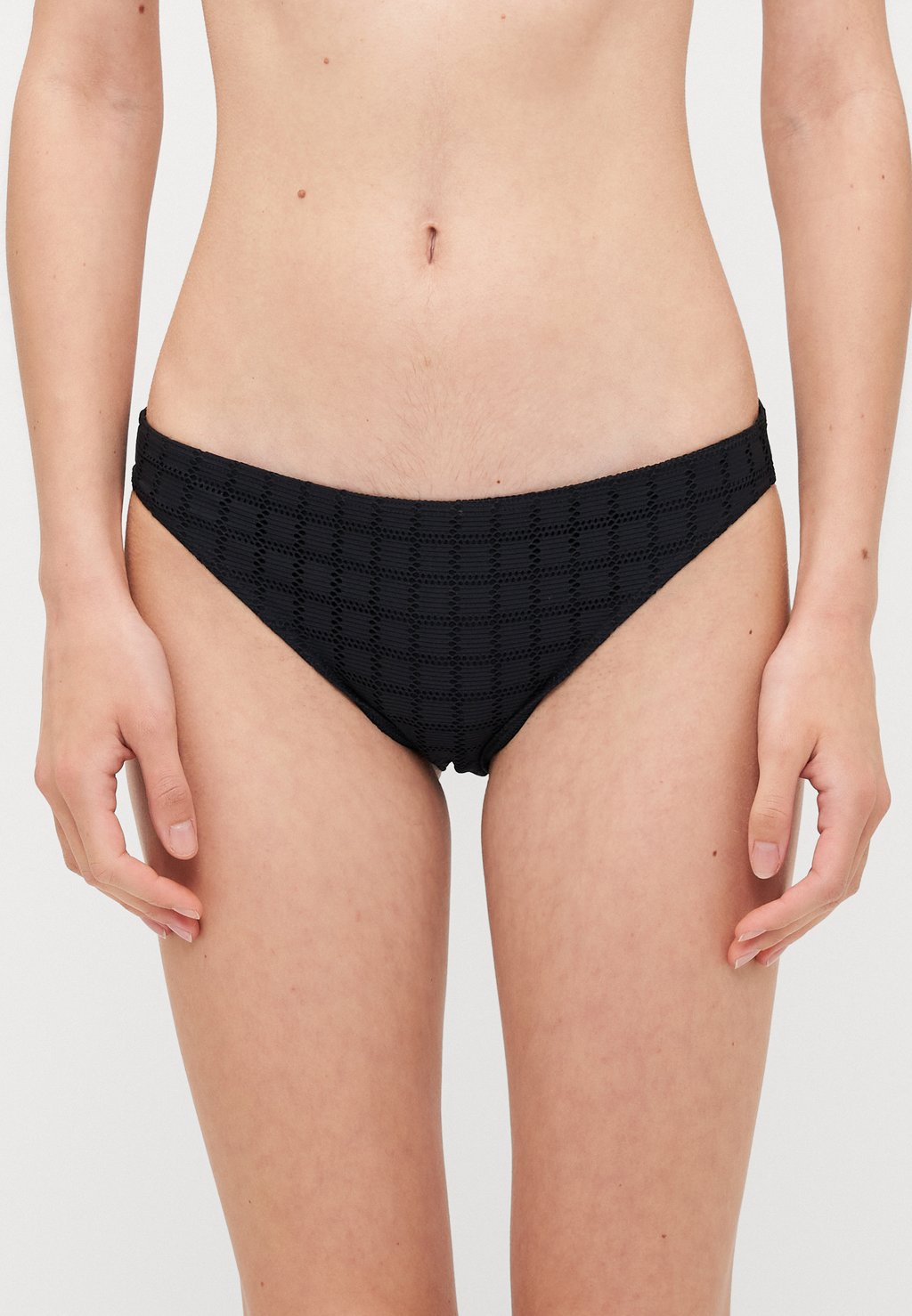 Плавки бикини CAMILO MODERATE Roxy, черный
Плавки бикини CAMILO MODERATE Roxy, черный