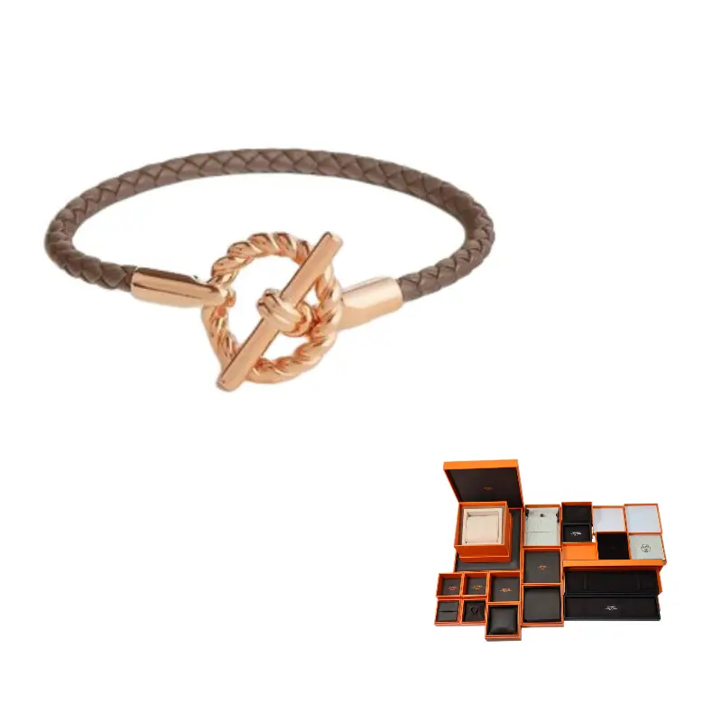 Женские браслеты из телячьей кожи Rose Gold HERMES, розовое золото
Женские браслеты из телячьей кожи Rose Gold HERMES, розовое золото