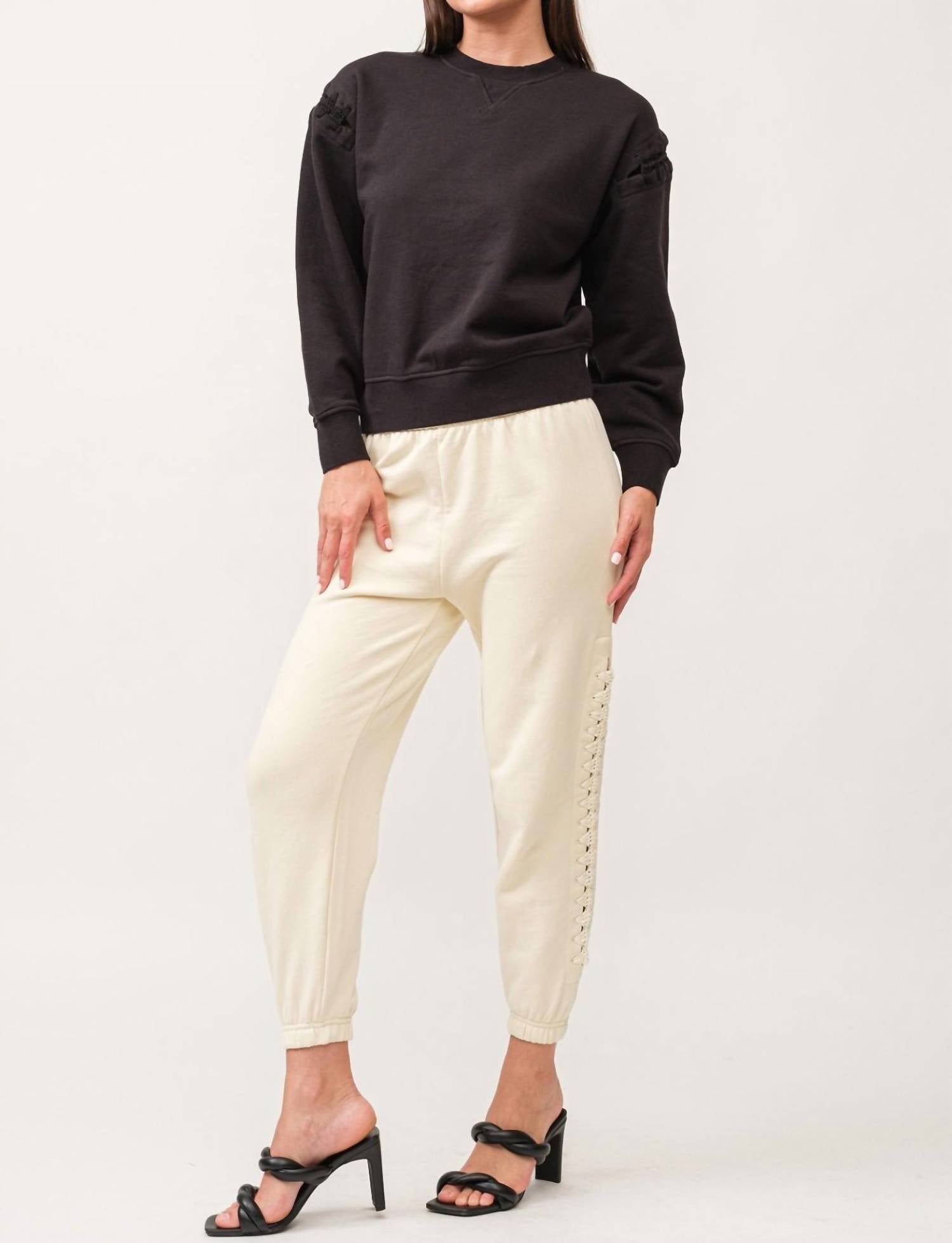 Свитер Люсинда черного цвета DEAR JOHN DENIM
Свитер Люсинда черного цвета DEAR JOHN DENIM