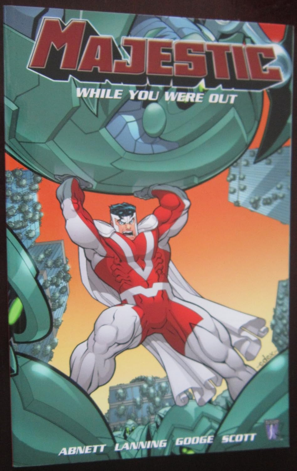 Majestic Vol. 1: While You Were Out (Wildstorm)
Majestic Vol. 1: While You Were Out (Wildstorm)