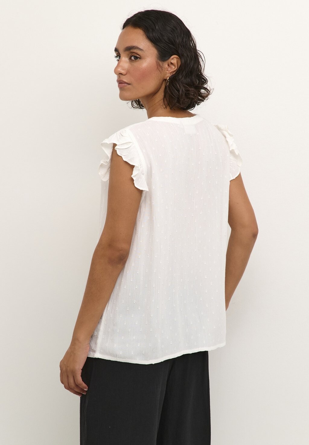 Блузка-рубашка Ronna Sleeveless Kaffe, кремовый
Блузка-рубашка Ronna Sleeveless Kaffe, кремовый