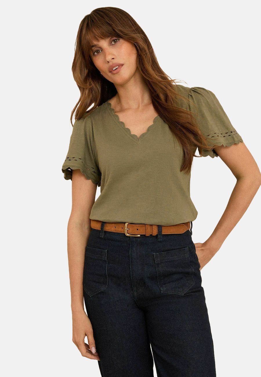 Футболка Love & Roses REGULAR FIT SCALLOP 2PACK, Black And Khaki/Black
Футболка Love & Roses REGULAR FIT SCALLOP 2PACK, Black And Khaki/Black