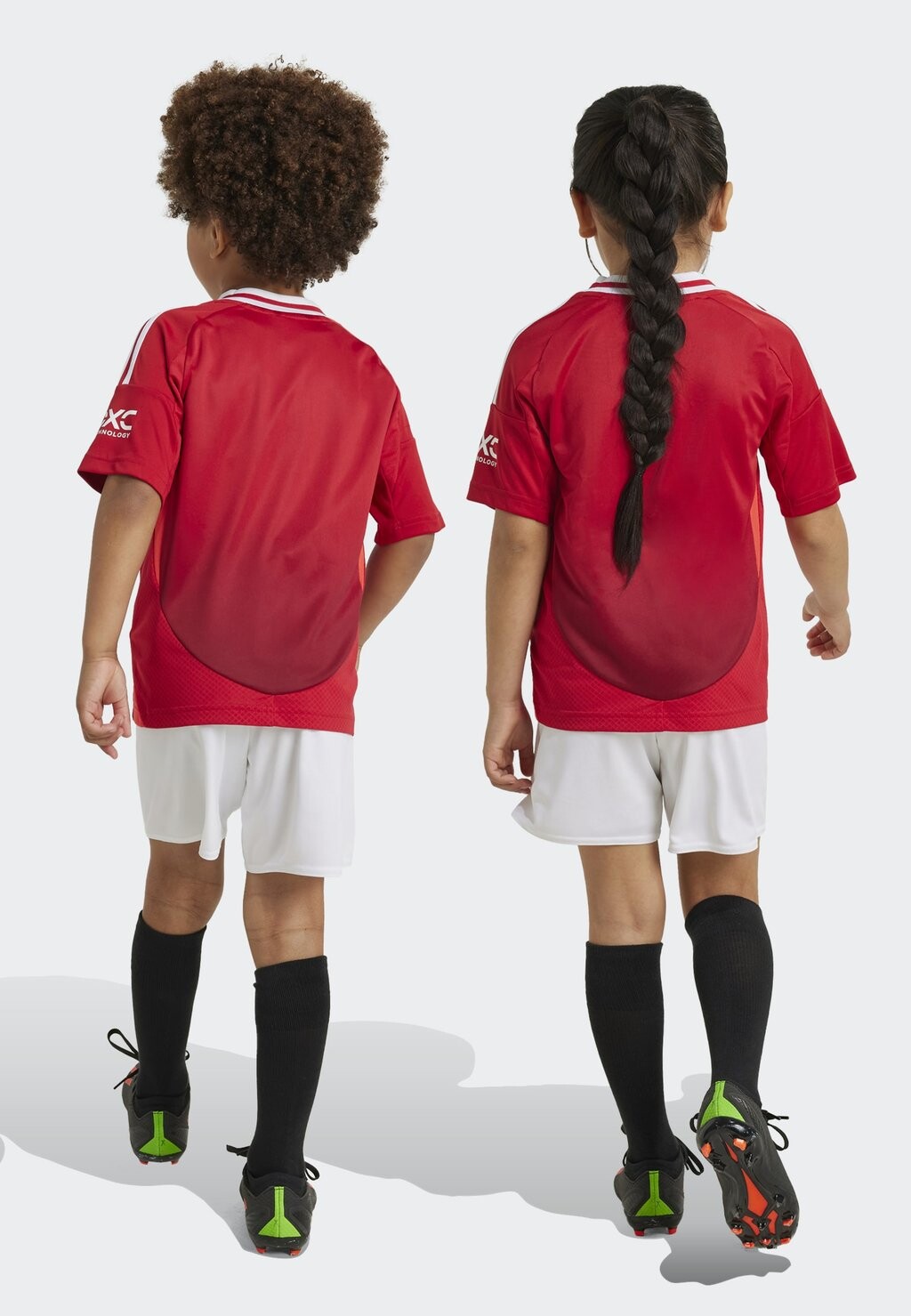 Комплект спортивной одежды MANCHESTER UNITED HOME REPLICA MINIKIT didas Performance, красный
Комплект спортивной одежды MANCHESTER UNITED HOME REPLICA MINIKIT didas Performance, красный