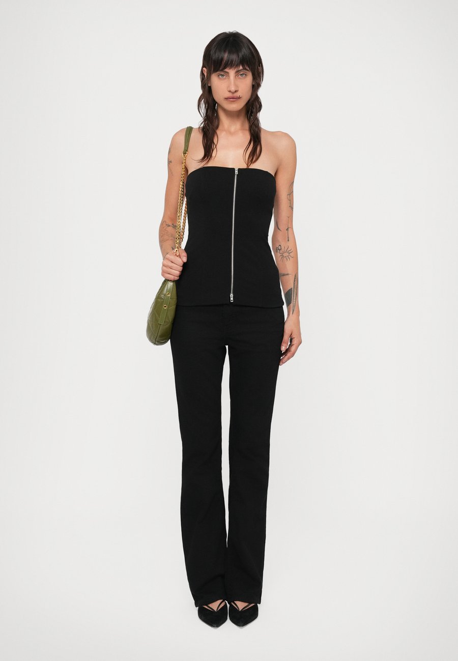 Сумка кросс-боди Just Cavalli Cross body bag, Military Olive/Khaki
Сумка кросс-боди Just Cavalli Cross body bag, Military Olive/Khaki