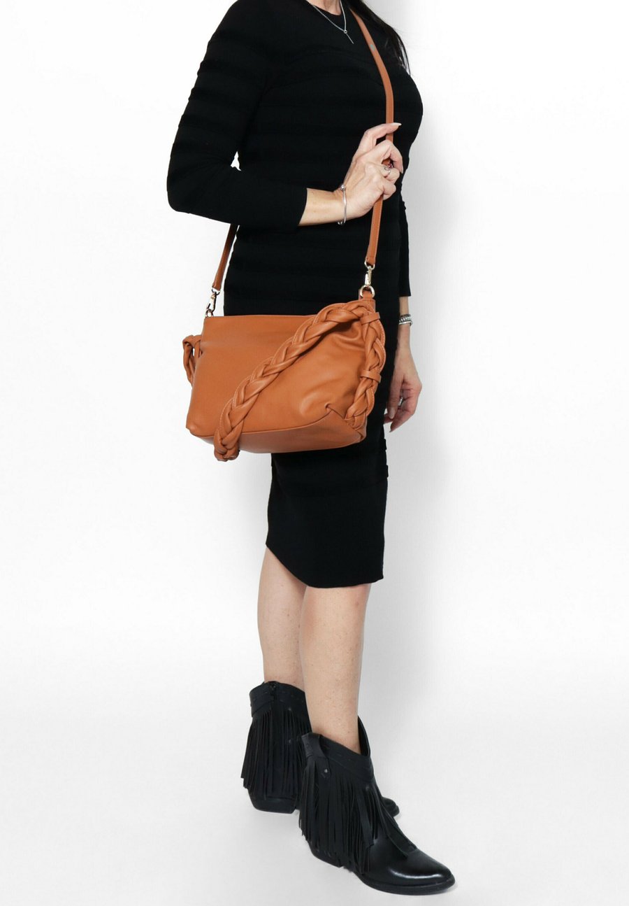 Сумка Chiara Ferretti Handbag, Cognac
Сумка Chiara Ferretti Handbag, Cognac