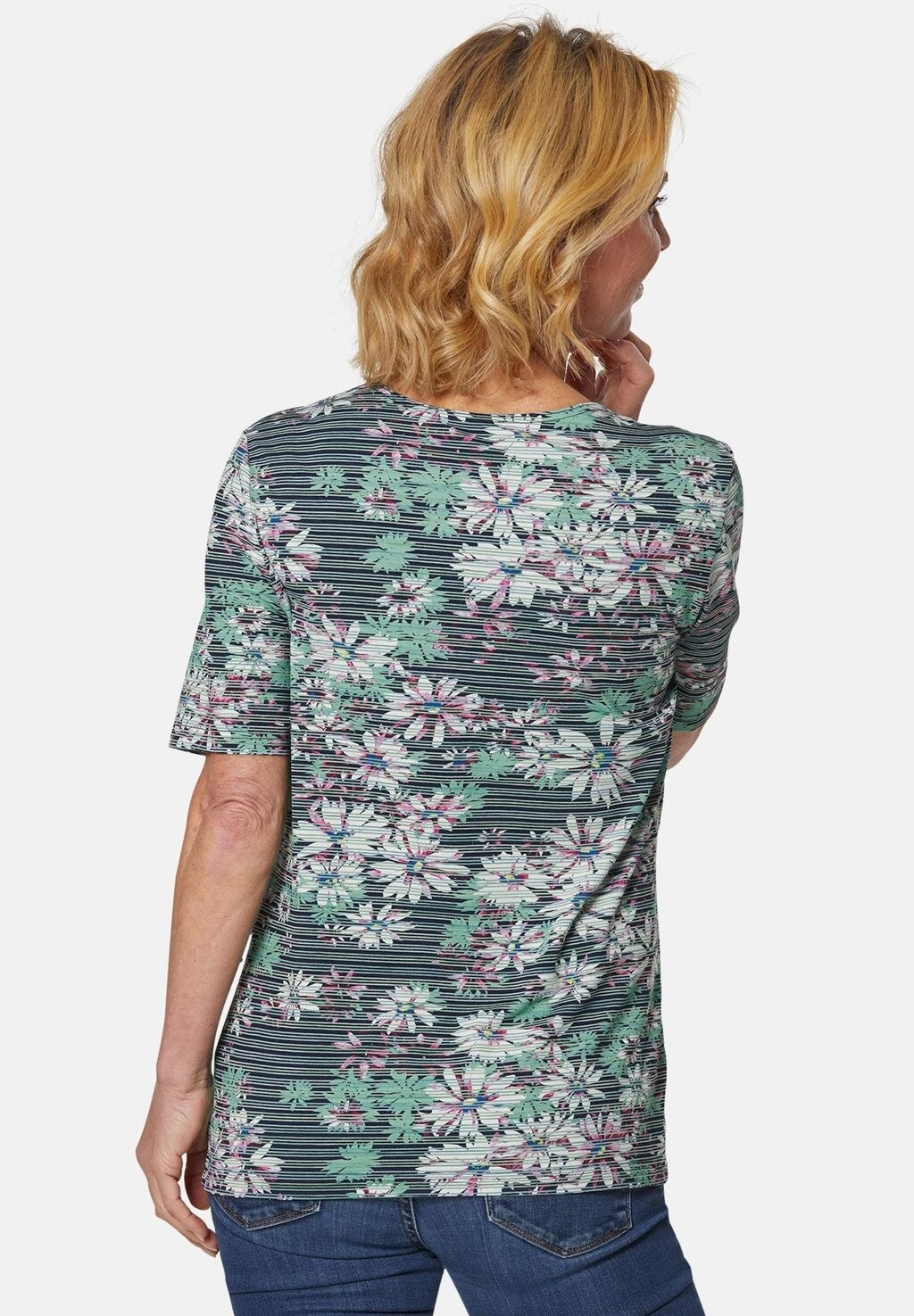 Футболка с принтом DRUCK BEQUEMES IN BLUMEN-RINGELOPTIK GOLDNER, темно-синий
Футболка с принтом DRUCK BEQUEMES IN BLUMEN-RINGELOPTIK GOLDNER, темно-синий