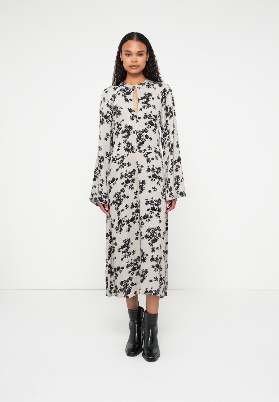 Платье DAY Birger et Mikkelsen WALKER, Multi-Coloured
Платье DAY Birger et Mikkelsen WALKER, Multi-Coloured