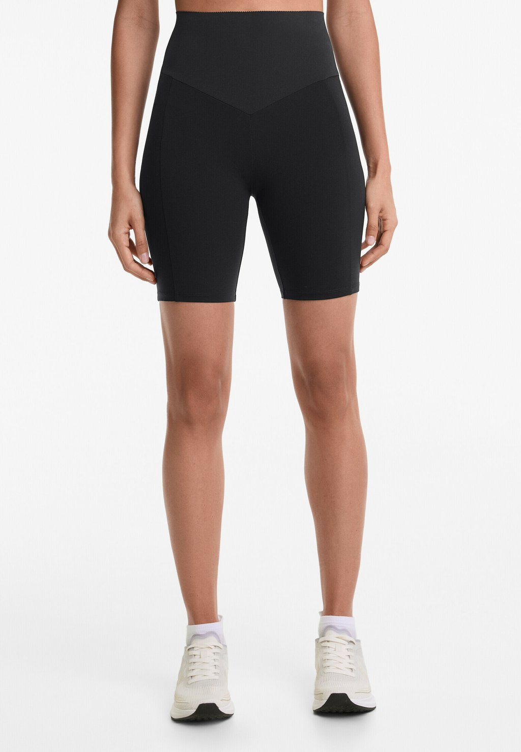 Леггинсы HIGH RISE - Cycling shorts OYSHO, черный
Леггинсы HIGH RISE - Cycling shorts OYSHO, черный