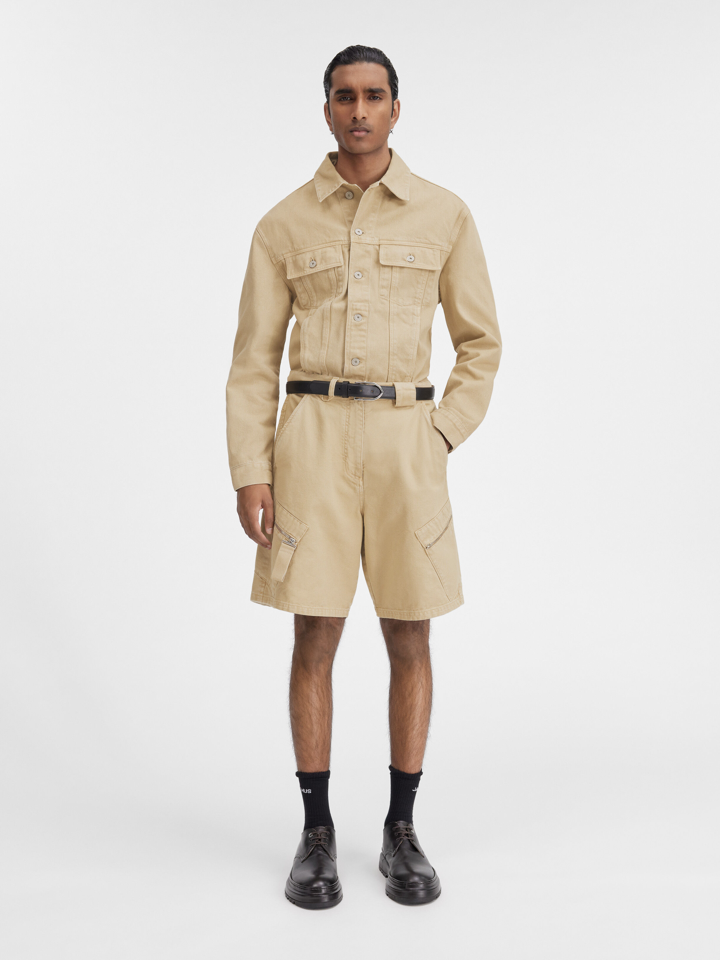 Шорты-карго на молнии JACQUEMUS The Marrone shorts, бежевый
Шорты-карго на молнии JACQUEMUS The Marrone shorts, бежевый