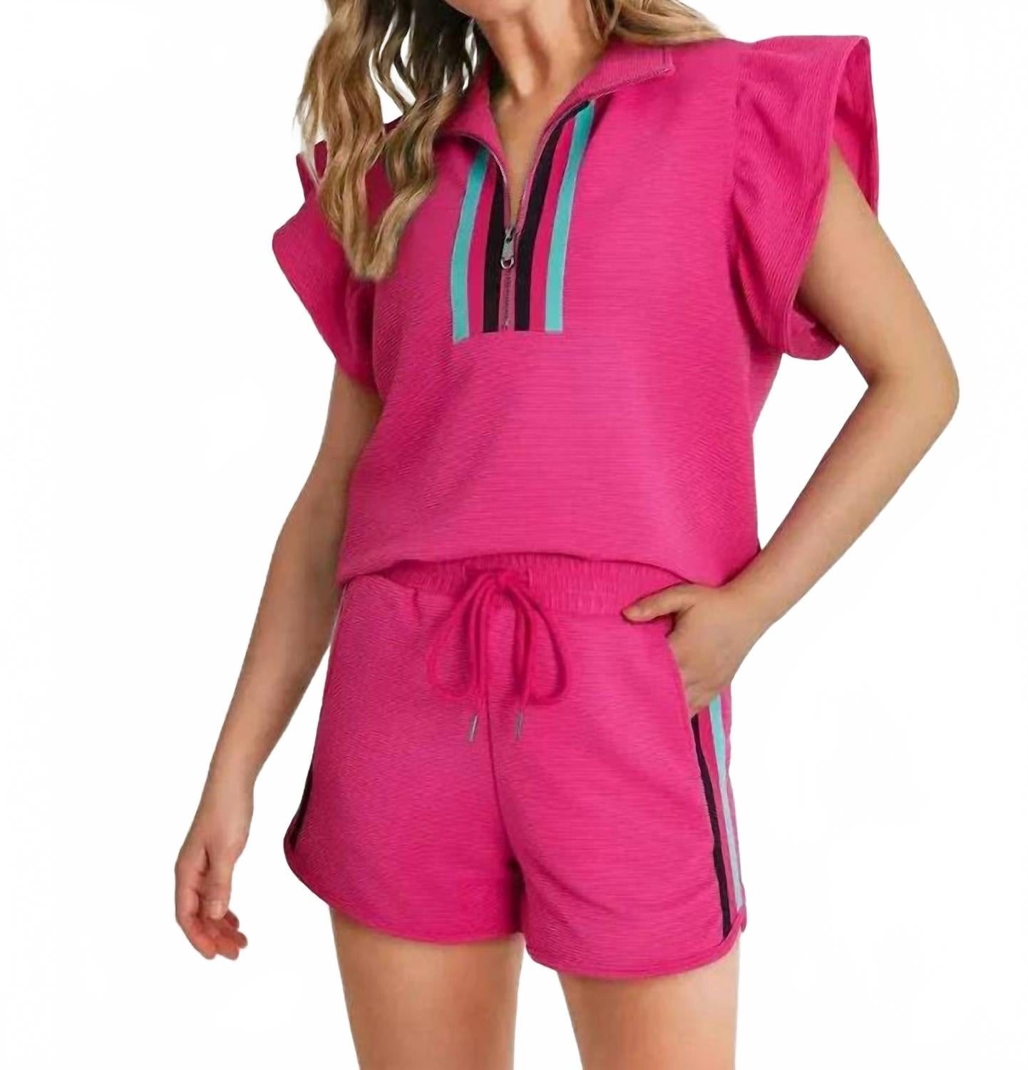 Короткий комплект Alice с рукавами-крылышками, розовый Aapparella, розовый
Короткий комплект Alice с рукавами-крылышками, розовый Aapparella, розовый