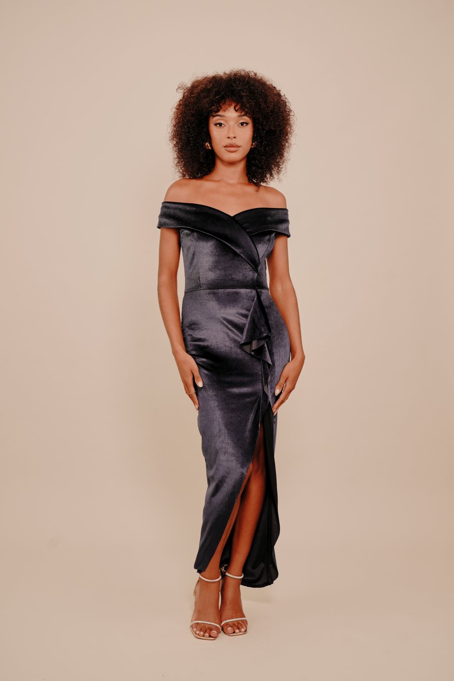 Платье WAL G. HAILY RUFFLE MAXI, Navy Blue/Dark Blue
Платье WAL G. HAILY RUFFLE MAXI, Navy Blue/Dark Blue