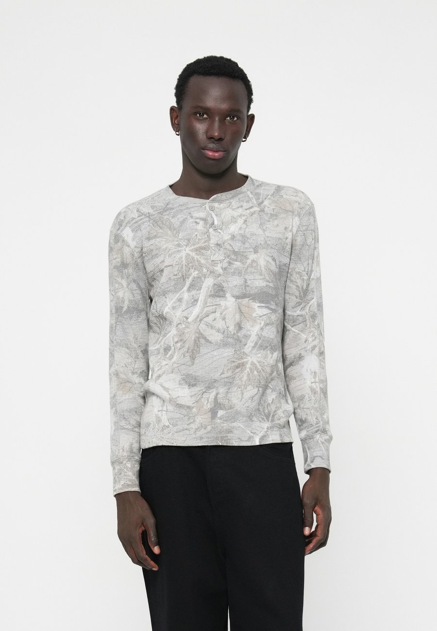 Топ Hollister Co. THERMAL HENLEY, Khaki/Grey/Khaki
Топ Hollister Co. THERMAL HENLEY, Khaki/Grey/Khaki