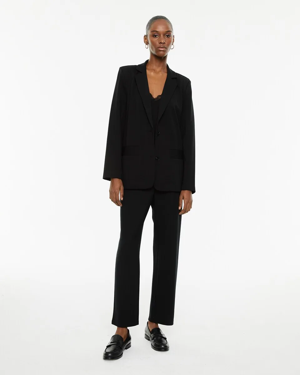 Женские брюки прямого кроя со средней посадкой из комфортной ткани System Action, черный
Женские брюки прямого кроя со средней посадкой из комфортной ткани System Action, черный