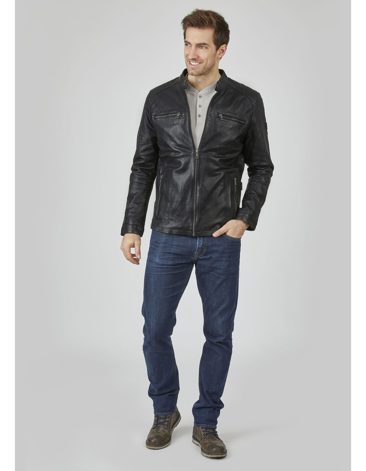 Кожаная куртка Bugatti Alberto, черный
Кожаная куртка Bugatti Alberto, черный