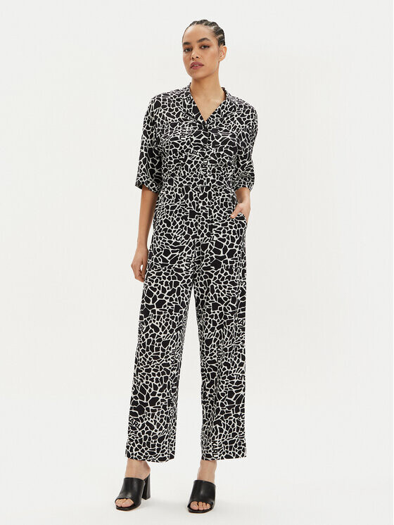 Комбинезон стандартного кроя Karl Lagerfeld, черный
Комбинезон стандартного кроя Karl Lagerfeld, черный