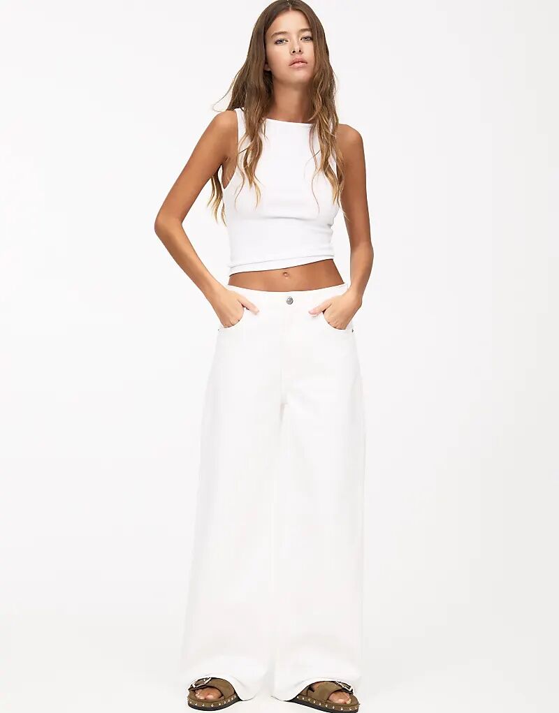 Белые мешковатые джинсы Pull&Bear средней посадки
Белые мешковатые джинсы Pull&Bear средней посадки