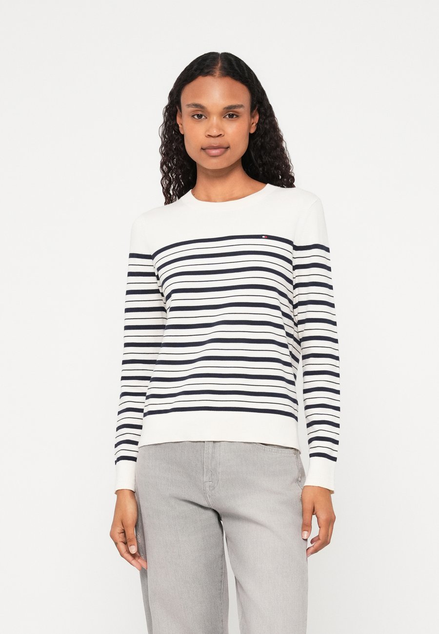 Джемпер Tommy Hilfiger Jumper, Calico/Dark Night Navy/Black
Джемпер Tommy Hilfiger Jumper, Calico/Dark Night Navy/Black