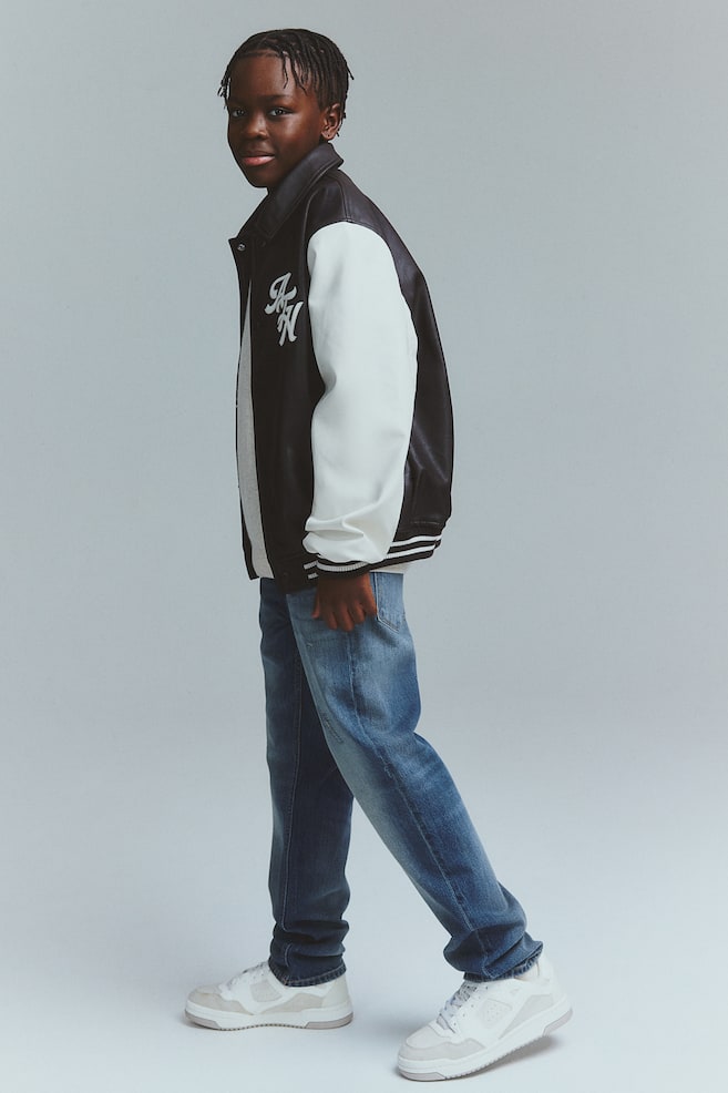 Свободные зауженные джинсы H&M, синий
Свободные зауженные джинсы H&M, синий