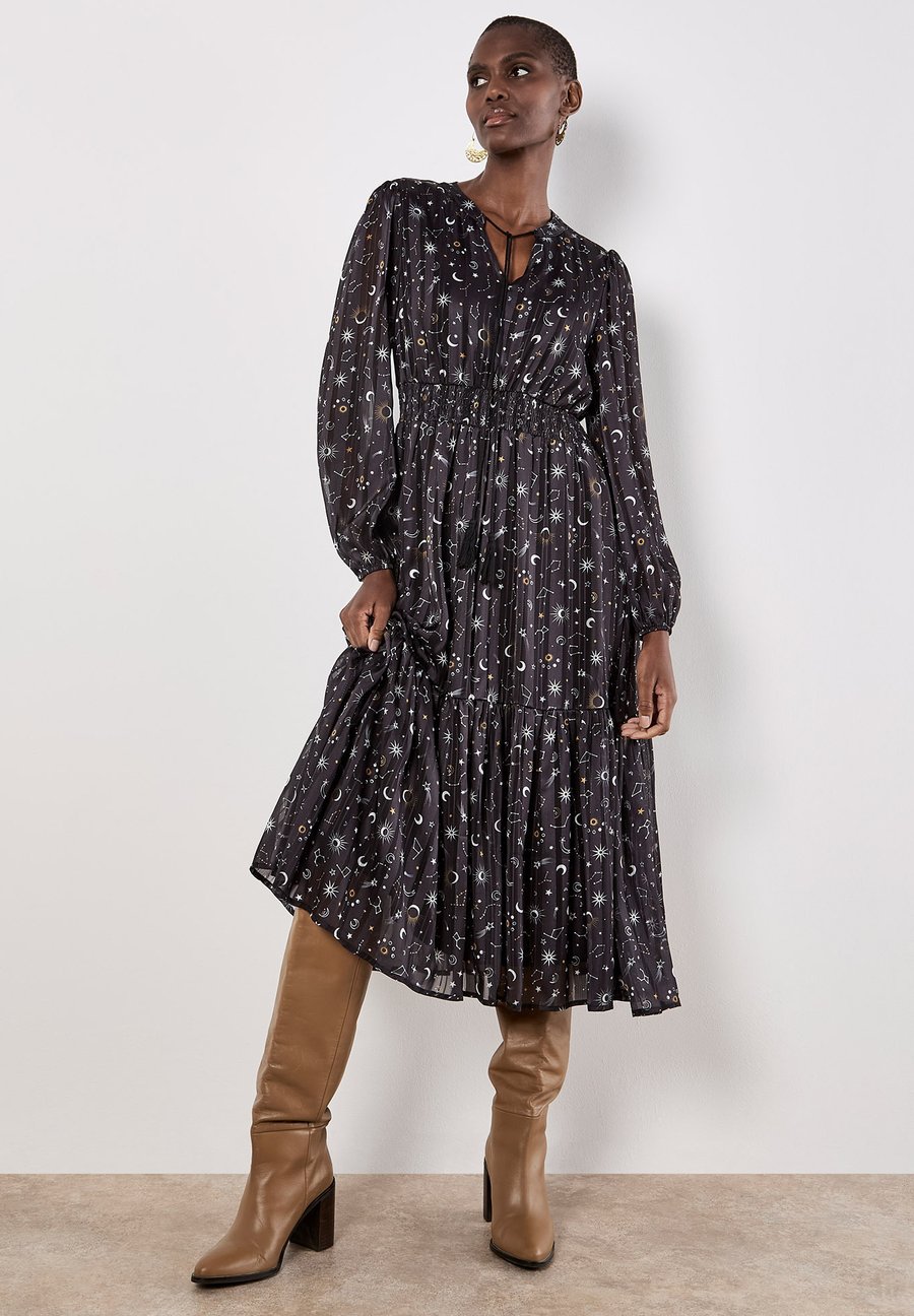 Платье Apricot CONSTEL TASSEL BOHO MIDAXI, Black
Платье Apricot CONSTEL TASSEL BOHO MIDAXI, Black