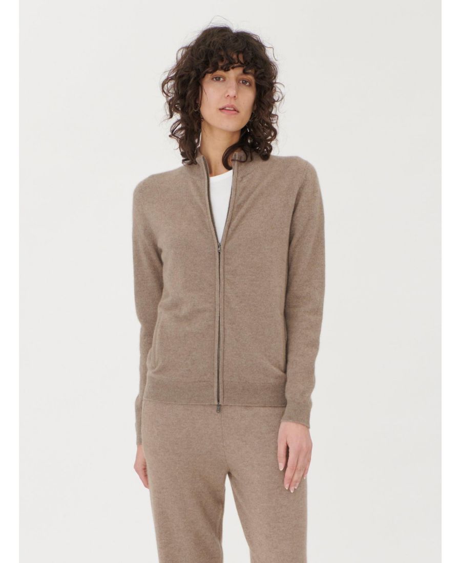 Женский кашемировый кардиган на молнии Gobi Cashmere, Neutral-timber wolf
Женский кашемировый кардиган на молнии Gobi Cashmere, Neutral-timber wolf