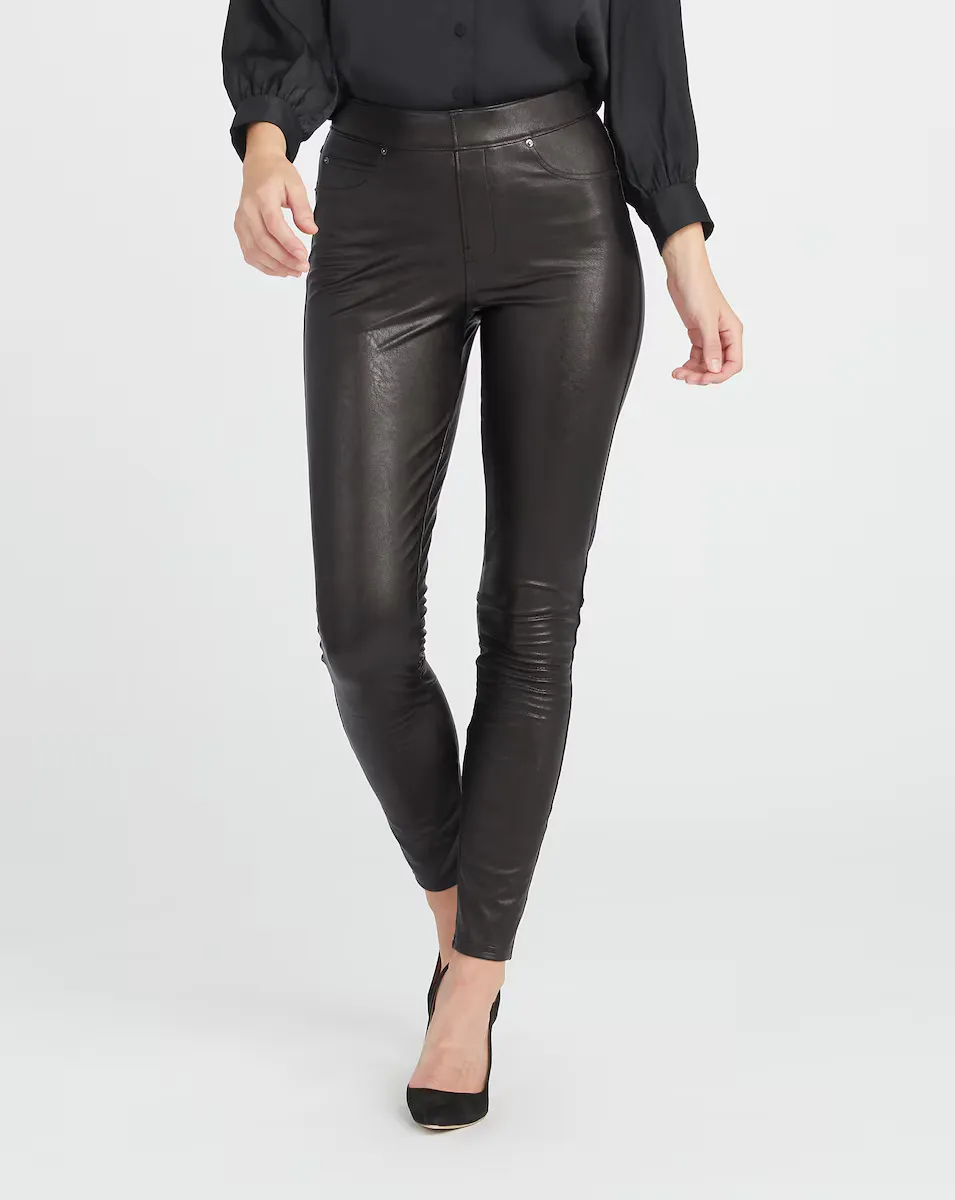 Женские моделирующие леггинсы с эффектом кожи Spanx, черный
Женские моделирующие леггинсы с эффектом кожи Spanx, черный