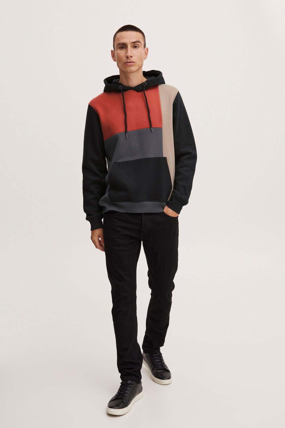 Толстовка BLEND Kapuzen 20714870, черный
Толстовка BLEND Kapuzen 20714870, черный