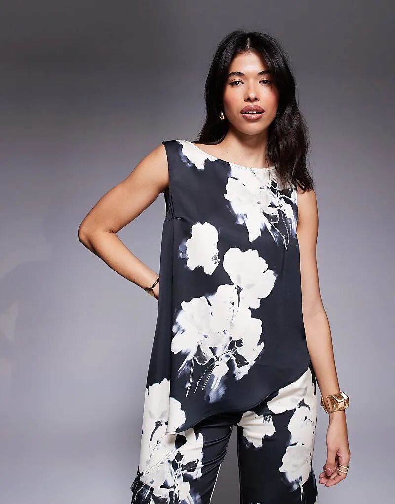 Костюм из атласа ASOS DESIGN с асимметричной драпировкой и цветочным принтом
Костюм из атласа ASOS DESIGN с асимметричной драпировкой и цветочным принтом