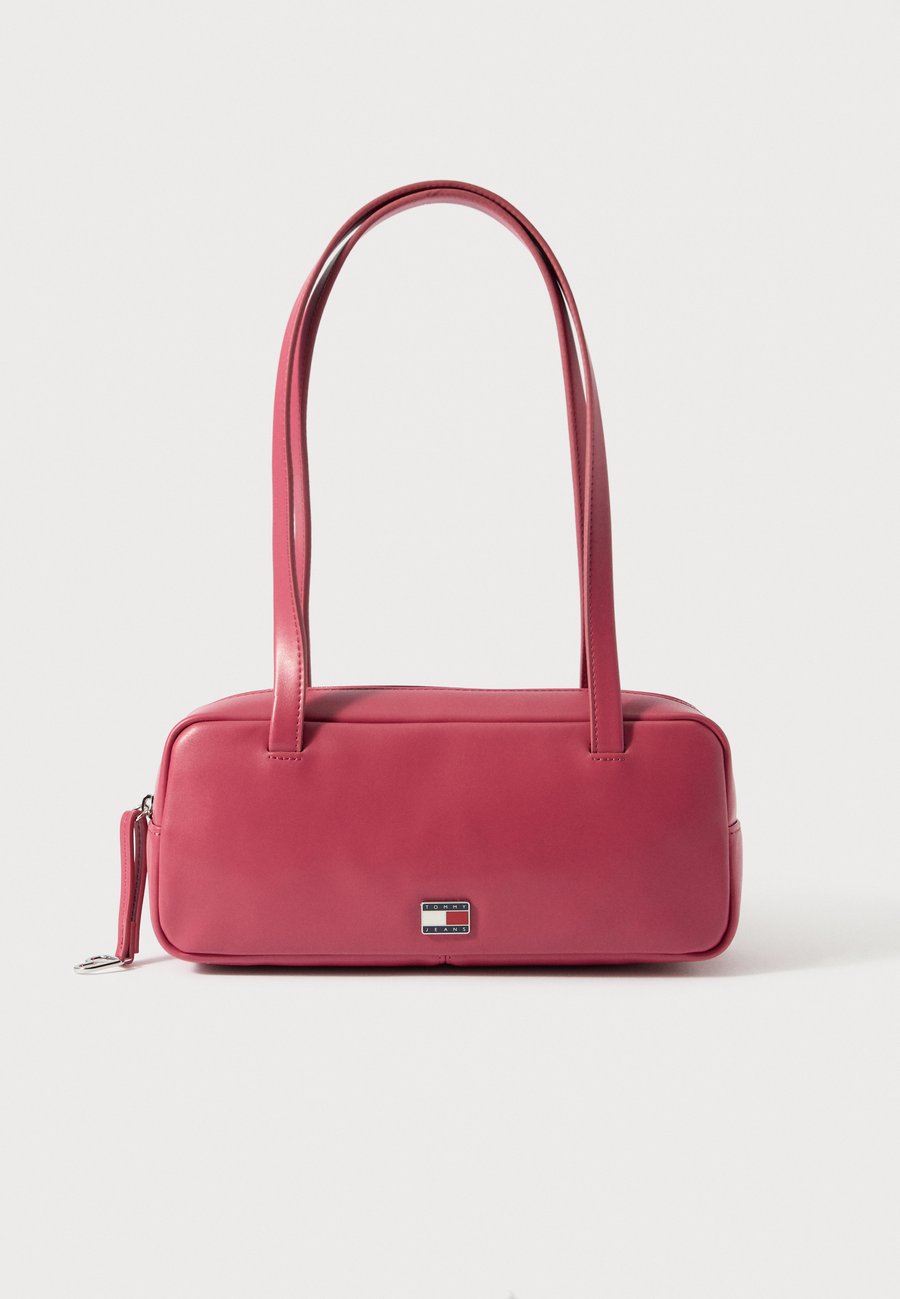 Сумка Tommy Jeans CITY SHOULDER BAG, Ruby Dusk/Pink
Сумка Tommy Jeans CITY SHOULDER BAG, Ruby Dusk/Pink