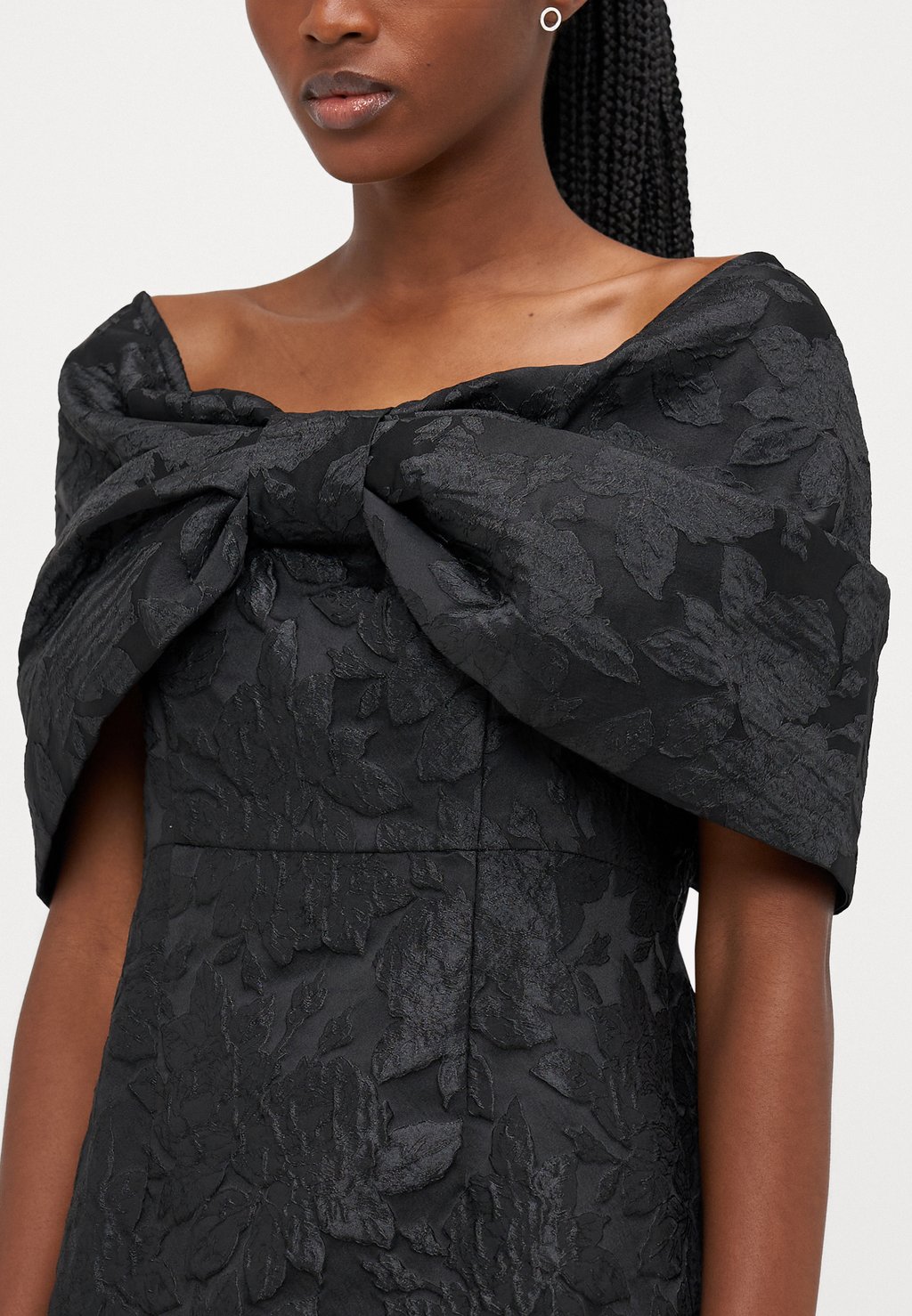 Коктейльное платье / Вечернее платье VMSULLE BOW SHORT DRESS Vero Moda Petite, черный
Коктейльное платье / Вечернее платье VMSULLE BOW SHORT DRESS Vero Moda Petite, черный