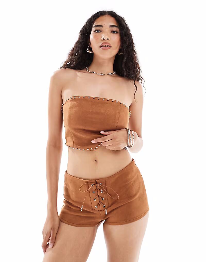 Коричневые замшевые шорты Co-ord New Look
Коричневые замшевые шорты Co-ord New Look