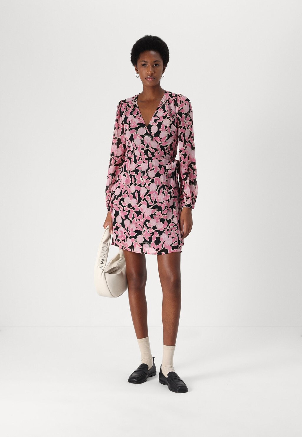 Дневное платье NIA SHORT DRESS Fabienne Chapot, розовый
Дневное платье NIA SHORT DRESS Fabienne Chapot, розовый