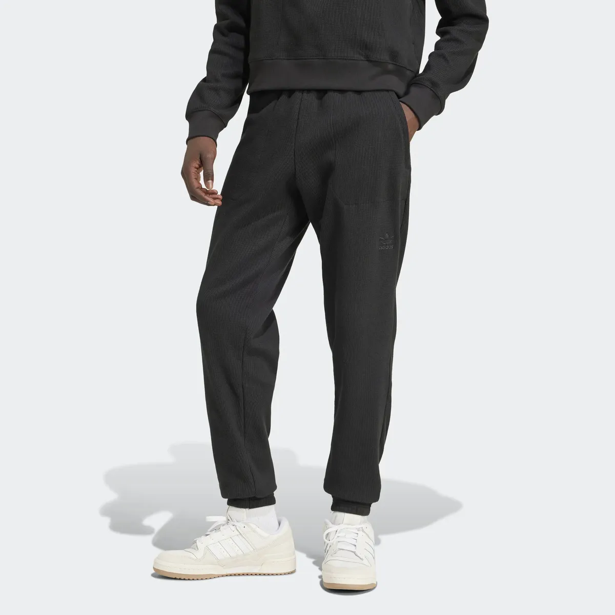 Спортивные брюки Adidas Originals "ESS W PT" (1 шт.), черный
Спортивные брюки Adidas Originals "ESS W PT" (1 шт.), черный