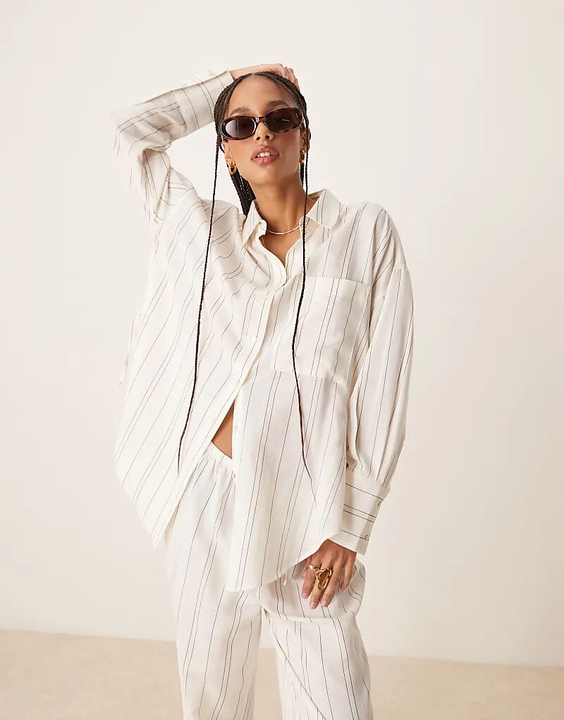 Пляжная рубашка ASOS DESIGN Belle с завязками по бокам в однотонную полоску
Пляжная рубашка ASOS DESIGN Belle с завязками по бокам в однотонную полоску