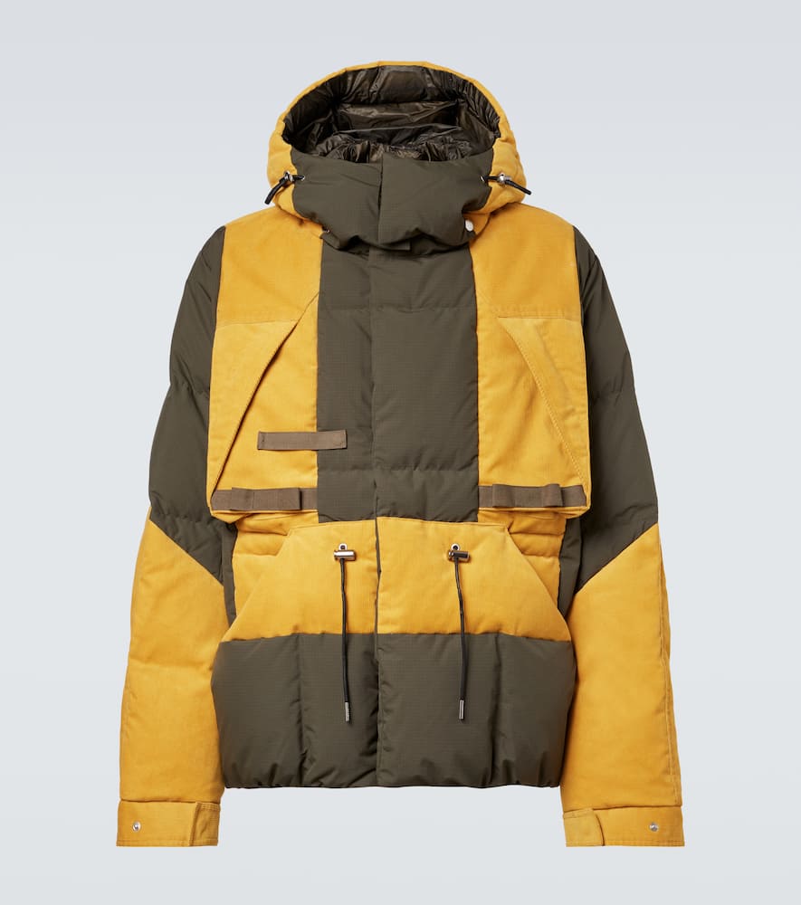 Куртка-пуховик с цветными блоками Sacai, Yellow x Khaki
Куртка-пуховик с цветными блоками Sacai, Yellow x Khaki