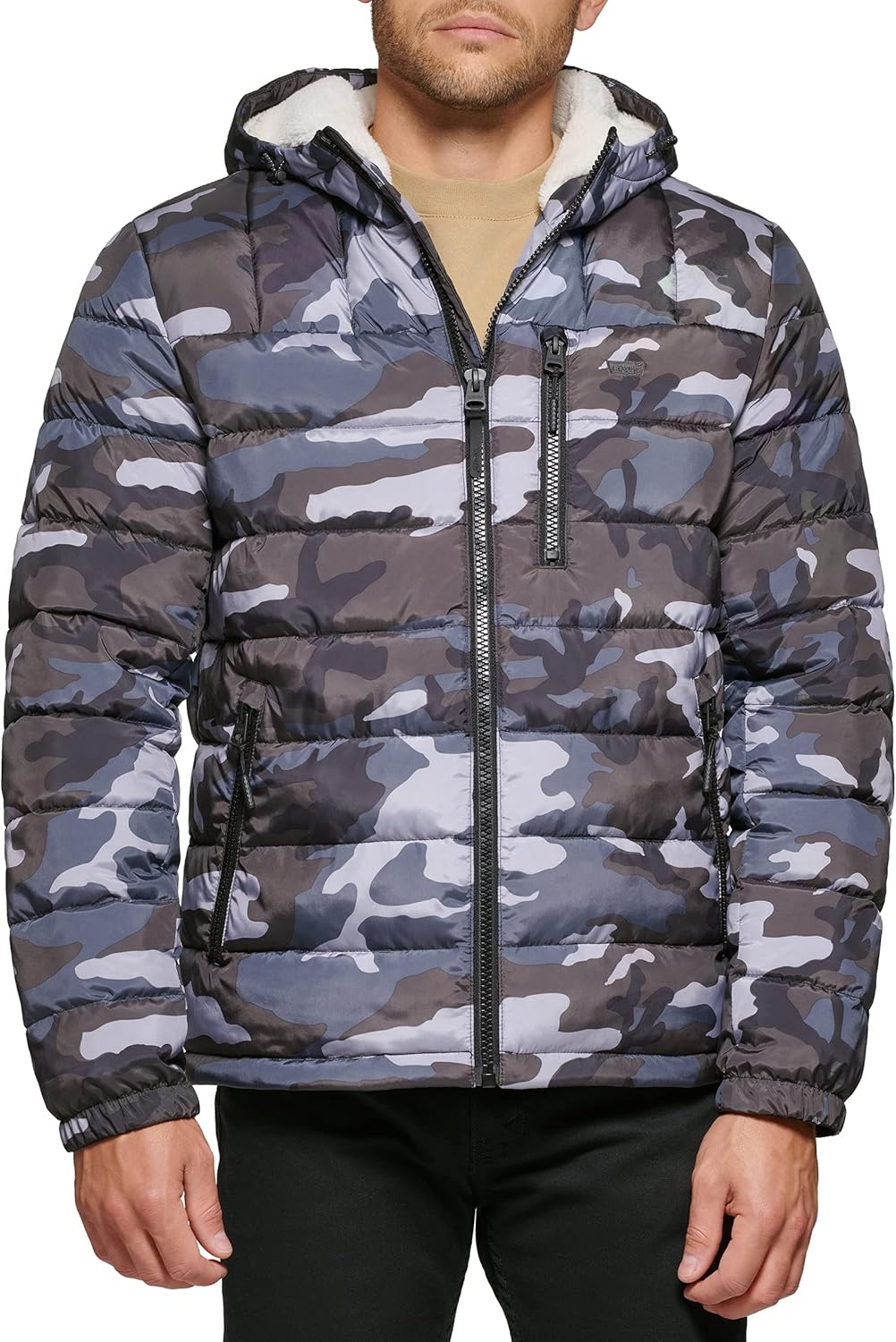 Мужская стеганая куртка Levi's с капюшоном на подкладке из шерпы, Grey Camouflage
Мужская стеганая куртка Levi's с капюшоном на подкладке из шерпы, Grey Camouflage