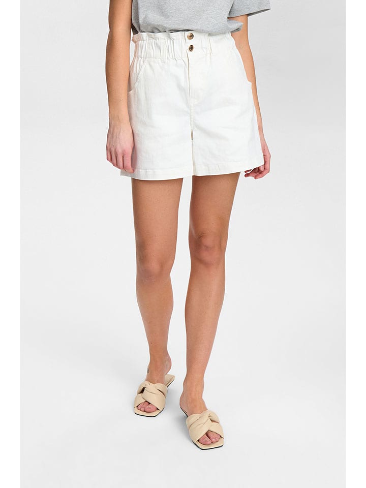 Джинсовые шорты "Nululu" белого цвета NÜMPH
Джинсовые шорты "Nululu" белого цвета NÜMPH