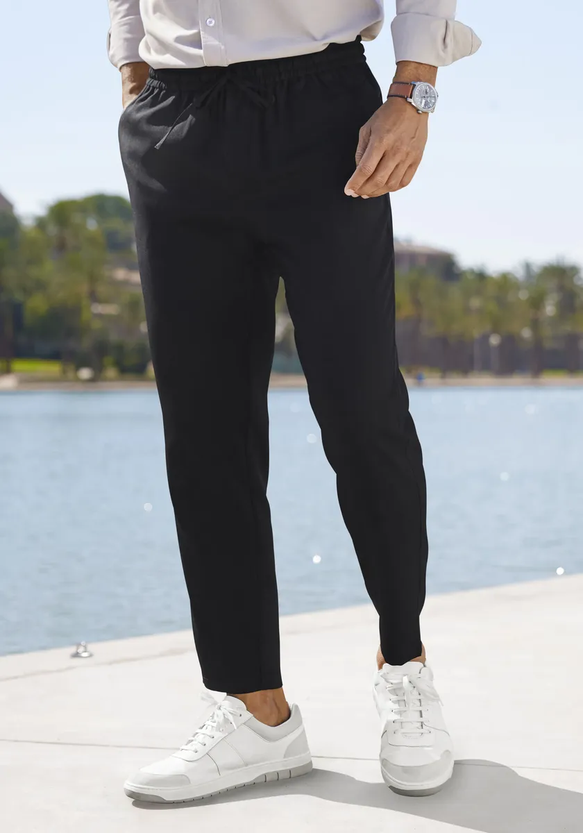 Брюки John Devin Jogger "Jogg Pants", облегающего кроя, из легкой качественной ткани, черный
Брюки John Devin Jogger "Jogg Pants", облегающего кроя, из легкой качественной ткани, черный