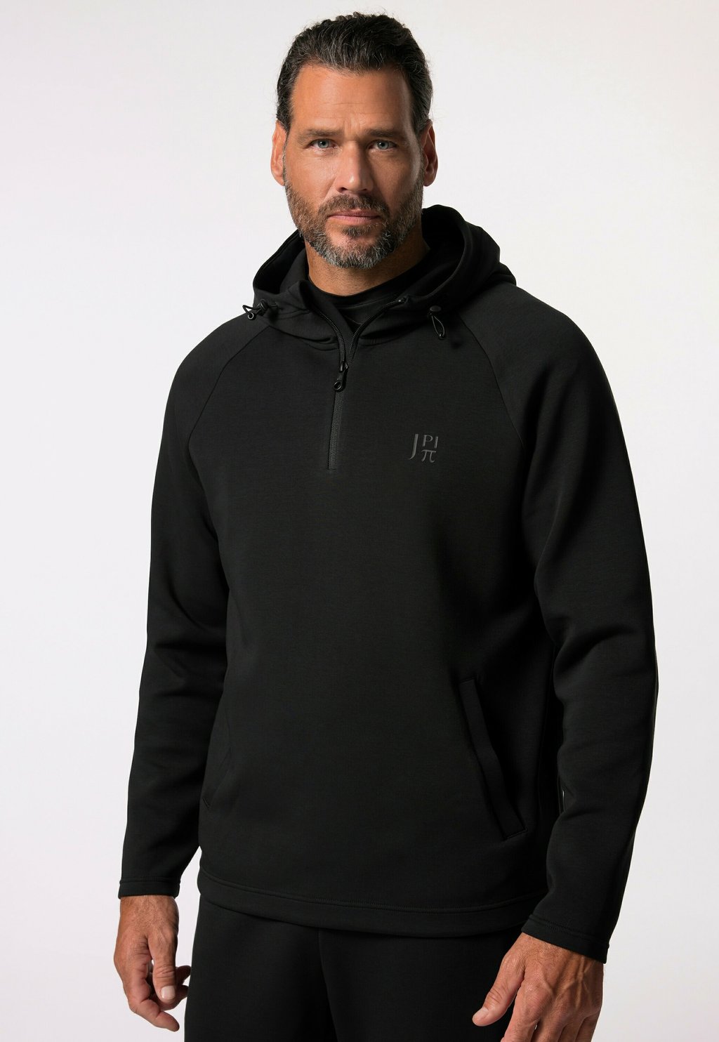 Толстовка TROYER FITNESS KAPUZE BIS 7 XL JP1880, черный
Толстовка TROYER FITNESS KAPUZE BIS 7 XL JP1880, черный