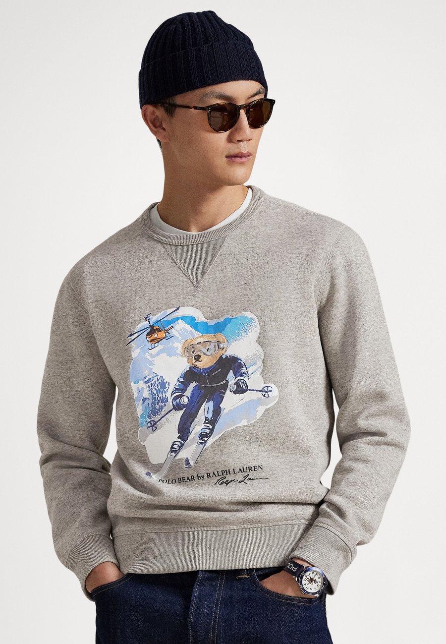 Толстовка Polo Ralph Lauren POLO BEAR FLEECE SWEATSHIRT, Heather/Active Bear/Dark Blue, Синий, Толстовка Polo Ralph Lauren POLO BEAR FLEECE SWEATSHIRT, Heather/Active Bear/Dark Blue
Толстовка Polo Ralph Lauren POLO BEAR FLEECE SWEATSHIRT, Heather/Active Bear/Dark Blue, Синий, Толстовка Polo Ralph Lauren POLO BEAR FLEECE SWEATSHIRT, Heather/Active Bear/Dark Blue