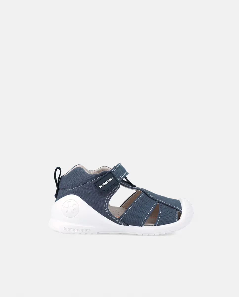 Мальчик закрытые сандалии с круглым и усиленным носком Biomecanics, тёмно-синий
Мальчик закрытые сандалии с круглым и усиленным носком Biomecanics, тёмно-синий